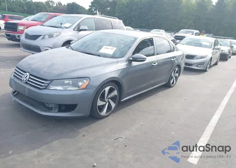 2012 Volkswagen Passat Se z USA, uszkodzony, nr VIN 1VWBP7A32CC036357